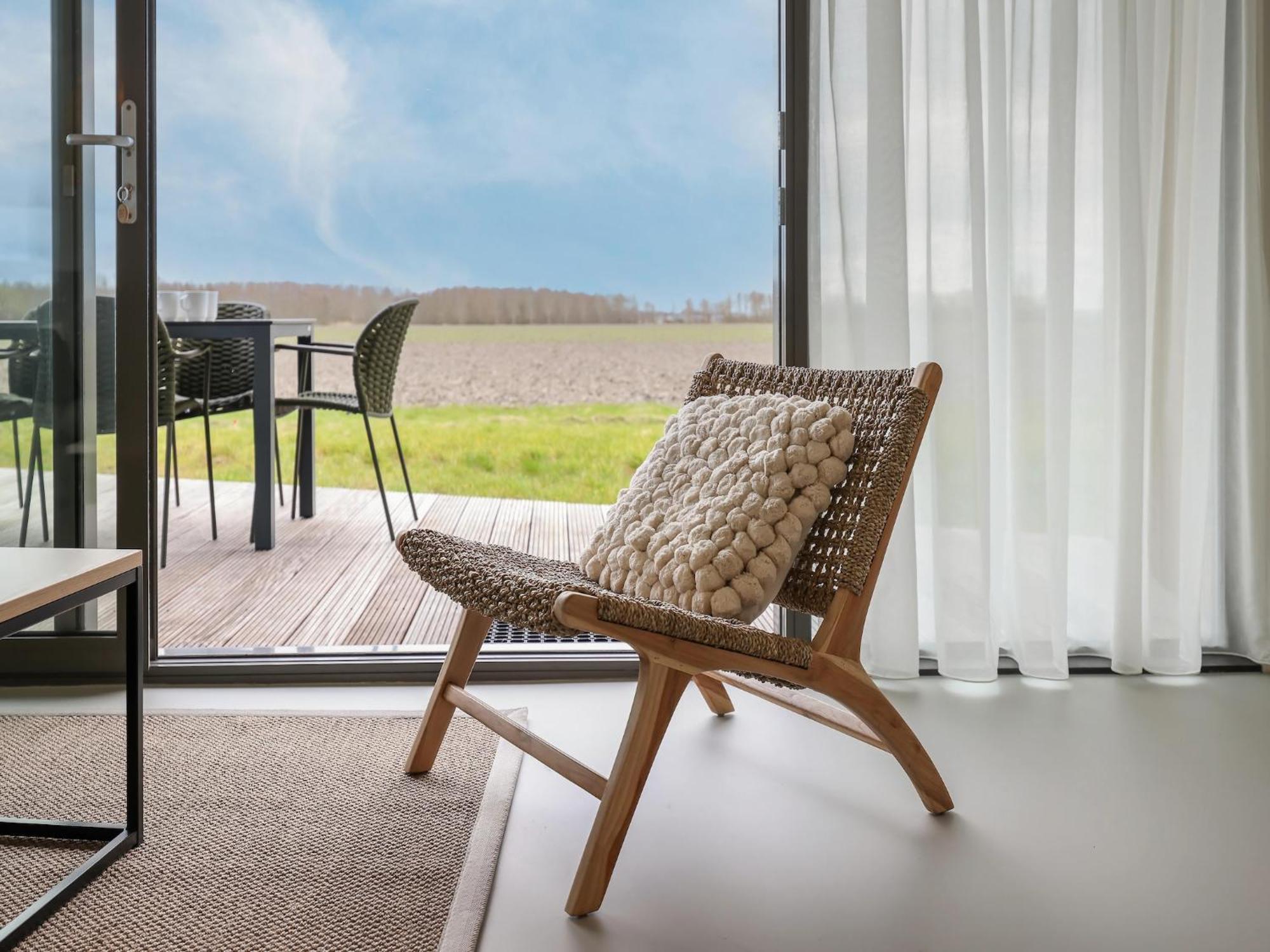 Vakantiehuis Lovely In With Garden